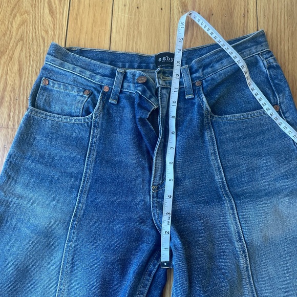 Esby Lindsey Jean. Decade wash. Size 27. - Picture 2 of 5